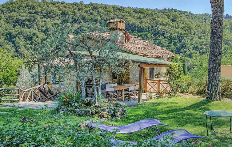 Location de vacances pour 6 personnes, avec piscine ainsi que jardin et terrasse à Greve In Chianti - 2
