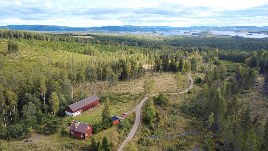 Häxans Hus – Ferienhaus in Dalarna mit Seeblick und Alleinlage in Ludvika, Dalarna