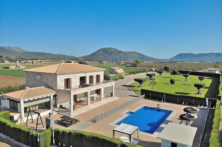 Chalet para 8 personas, con balcón además de jardín y piscina - 1
