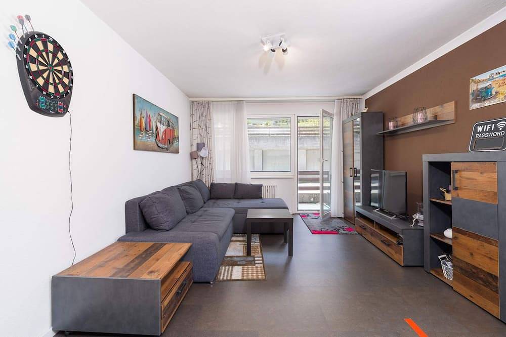 Ganze Wohnung, Helle 2-Zimmer in Davos mit Parkplatz und Balkon in Davos Platz 1, Davos
