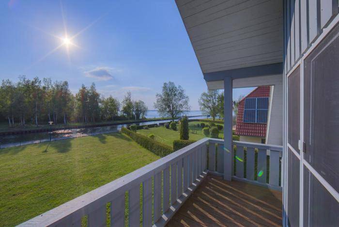 Ferienhaus für 8 Personen, mit Sauna und Seeblick sowie Terrasse und Garten, mit Haustier an der Müritz - 4