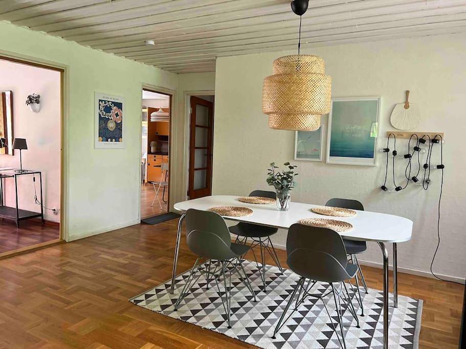 Ljungskogen guest house with own big garden, close to the sea in Höllviken, Vellinge