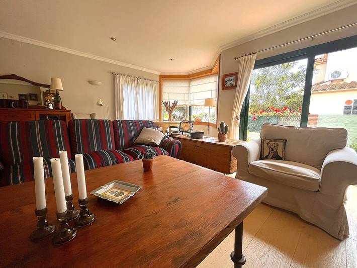 Location de vacances pour 5 personnes, avec terrasse et jardin à Sant Pere Pescador - 4
