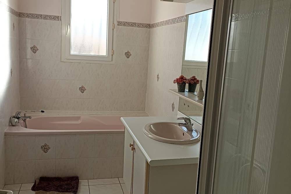 Single Storey House 2.6 km from the sea, 12 rue du Muscat Portiragnes (34) in Portiragnes, Côte d'Améthyste