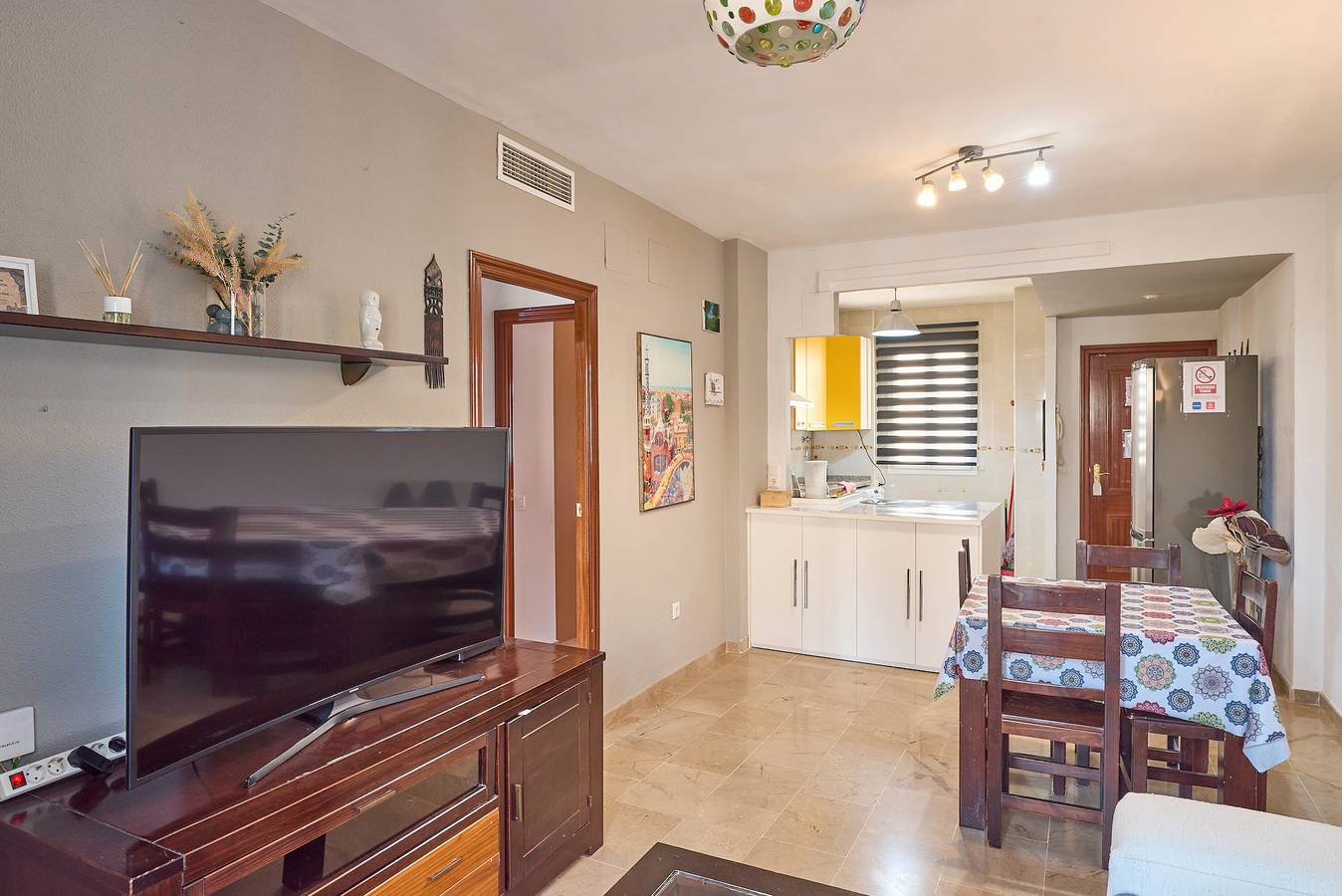 Apartamento entero, Apartamento 'Huerto' con terraza privada, Wi-Fi y aire acondicionado in Lucena, Sierras Subbéticas