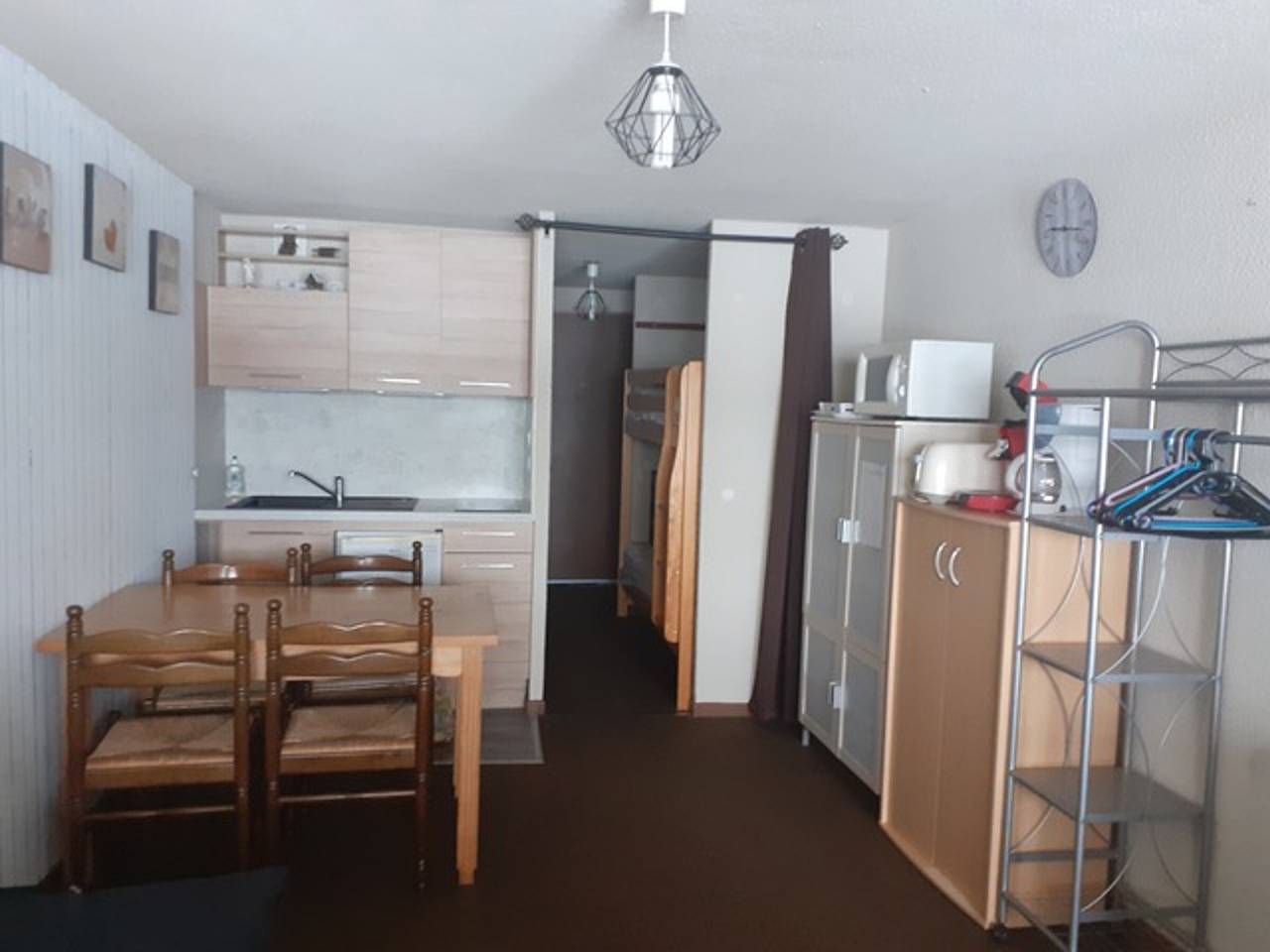Chalet pour 4 Personnes dans Lac des Hermines, Besse-et-Saint-Anastaise