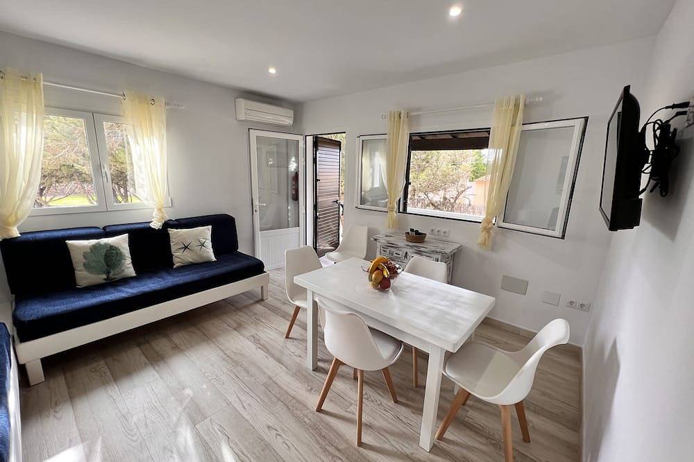 900 mt Es Pujols, fastastic two-room apartment \"Ismera 2 \" very quiet! Wi Fi, smart Tv in Es Pujols, Formentera