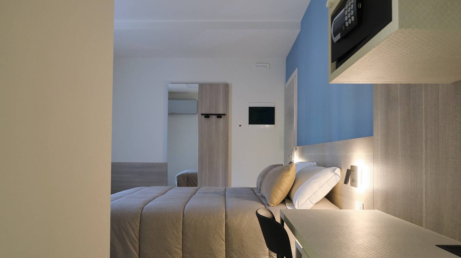 Chambre double rénovée de façon moderne dans un B&B à Porto Viro in Porto Viro, Polesine