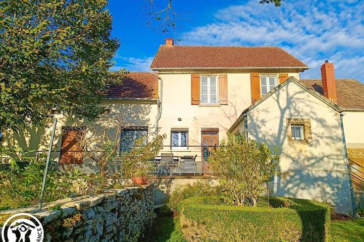 Gîte pour 11 personnes, avec jardin à Gramat