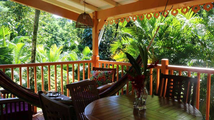 Location de vacances pour 4 personnes, avec piscine et jardin à Bouillante - 2