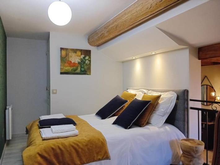 Chambre d’hôte pour 6 personnes, avec terrasse et vue ainsi que piscine et jardin dans Base de loisirs de Saint Nicolas de la Grave