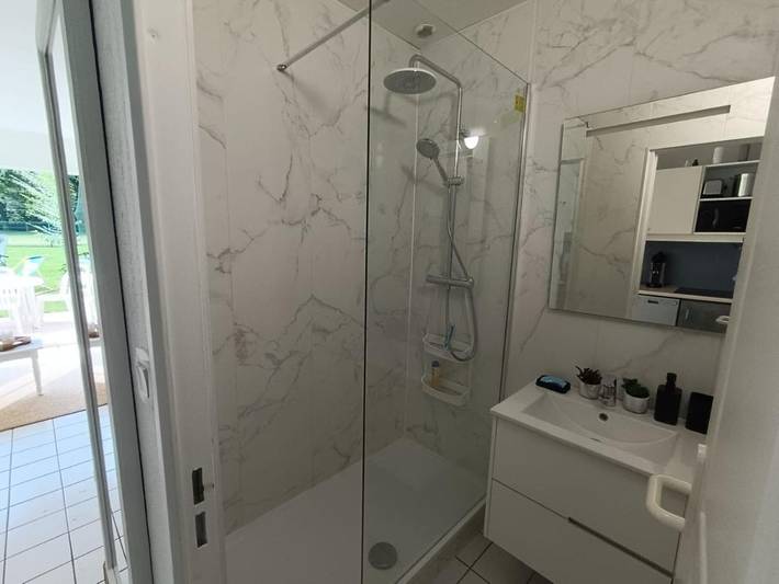 Gîte pour 4 personnes, avec bassin pour enfant ainsi que jardin et piscine dans Golf Saint-Laurent - 4