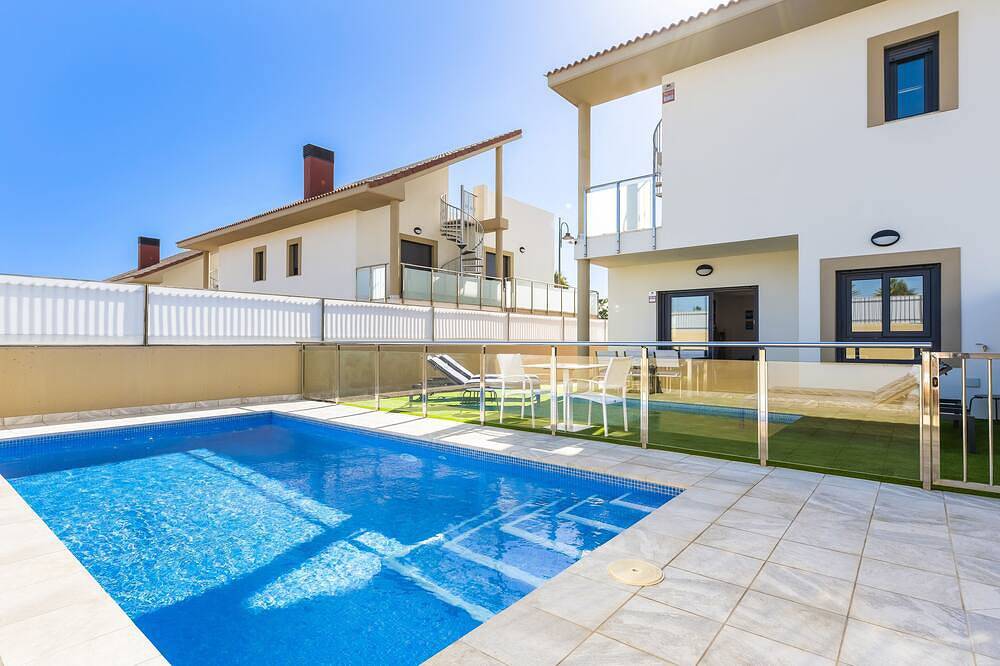 Modern Lovely Villa with Heated Private Pool and Roof Terrace, Golf & Sea Views in Las Adelfas, Amarilla Golf
