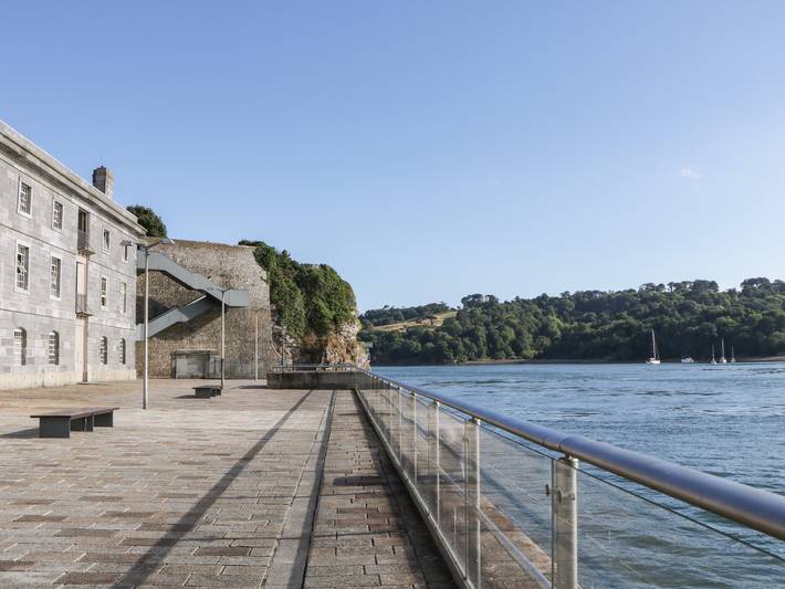Apartment for 4 people, with Garden in Plymouth