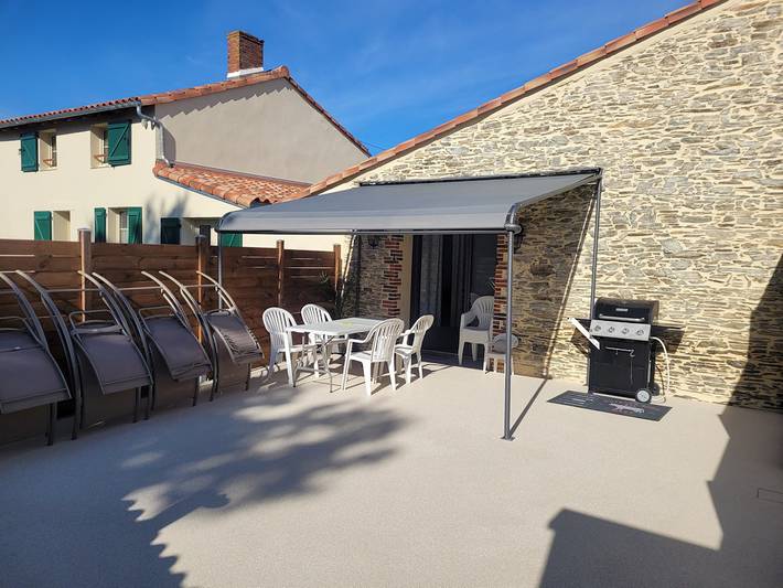 Gîte pour 8 personnes, avec terrasse et jardin ainsi que piscine et jacuzzi dans Maine-et-Loire - 4