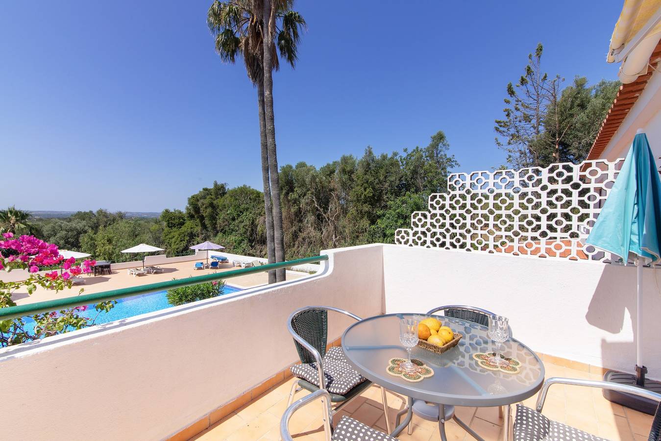Apartamento inteiro, Apartamento 'One Bedroom 1' com Piscina Partilhada, Wi-Fi e Ar Condicionado in São Bartolomeu de Messines, Distrito de Faro