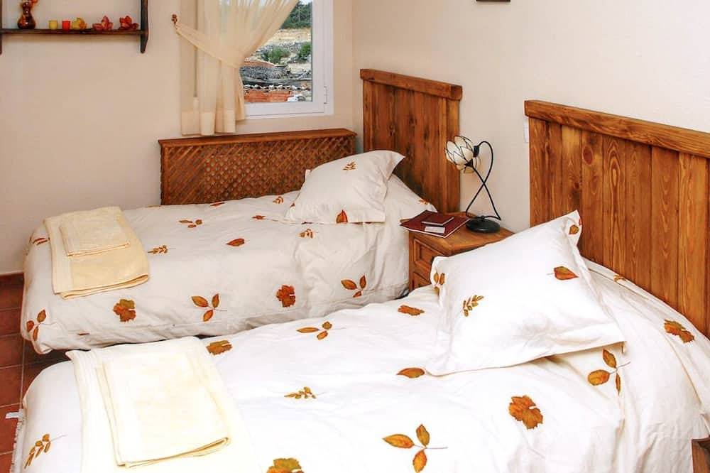 Homerez - Haus in Ávila, privater Parkplatz in Narrillos de San Leonardo, Ávila