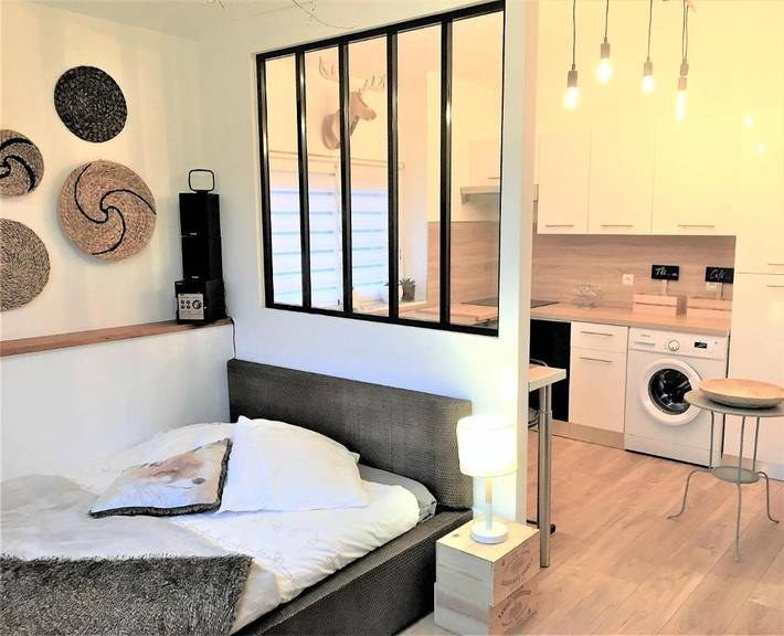 Alojamiento y desayuno para 2 personas, con piscina y jardín - 1