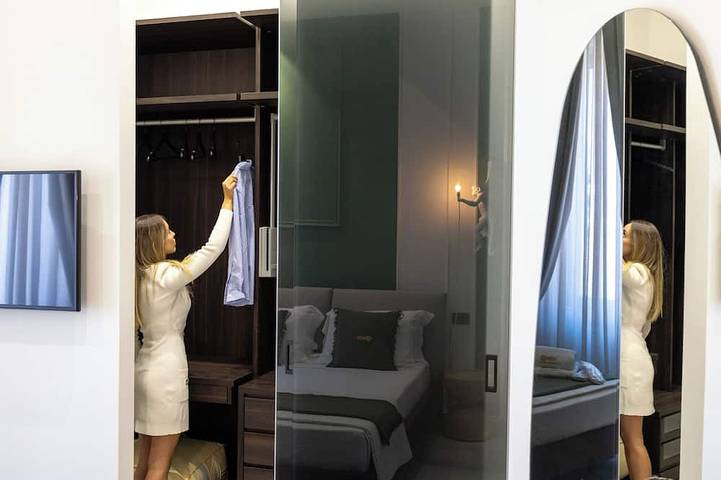 Entire apartment, Just three minutes from the Royal Palace of Caserta, Caserta Luxury Apartment awaits you in Caserta, Caserta Province