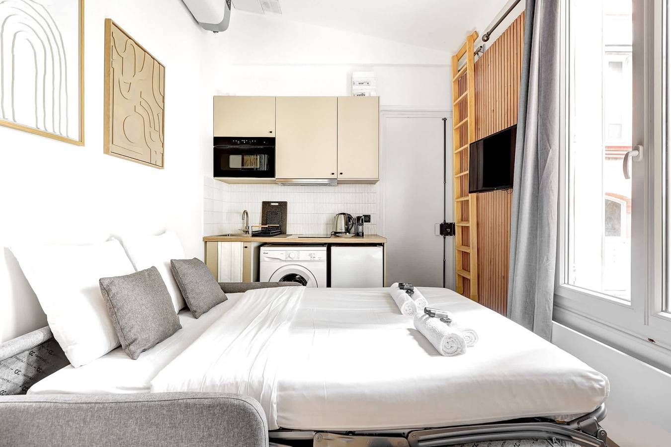 Entire apartment, Bm- Petit Ecrin Chic & Design a Levallois in Levallois-Perret, Hauts-de-Seine