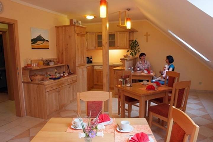 Ferienwohnung für 2 Personen, mit Balkon/Terrasse und Balkon sowie Terrasse und Garten in Weinviertel - 3