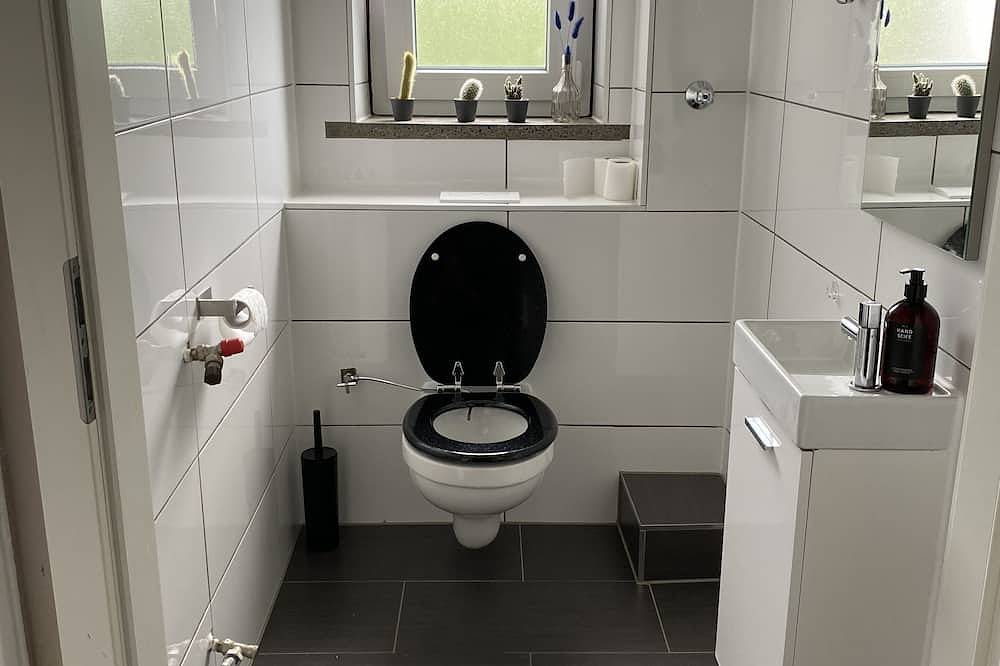 Entire apartment, 4 room apartment with view of Lech from the balcony in Augsburg, Bavarian Swabia