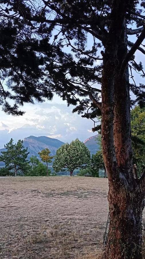 Location de vacances pour 3 personnes, avec terrasse à Lagrand - 3