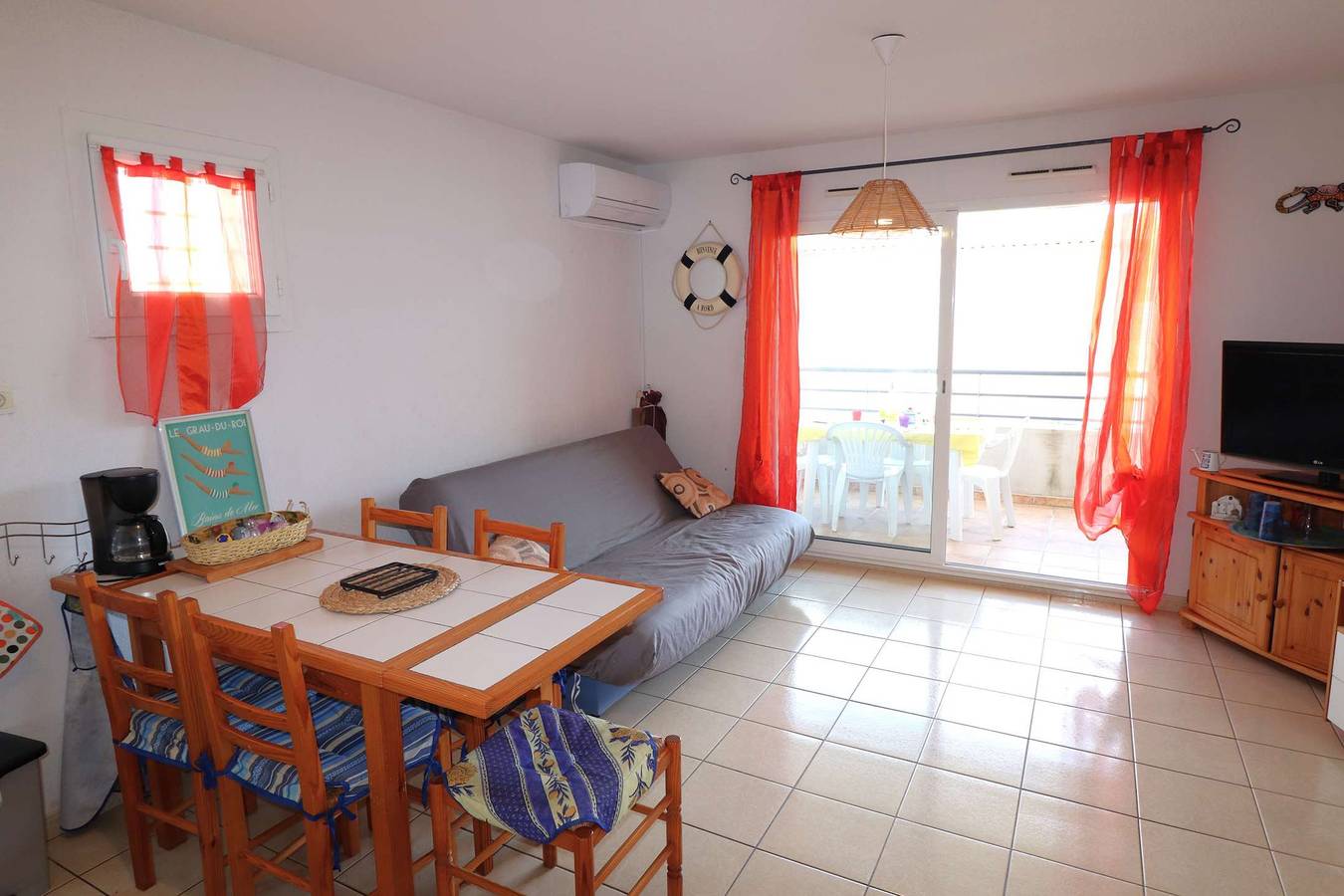 Appartement de vacances entier, 3 pièces parking privé lave-linge terrasse clim in Le Grau-du-Roi, Côte d'Améthyste