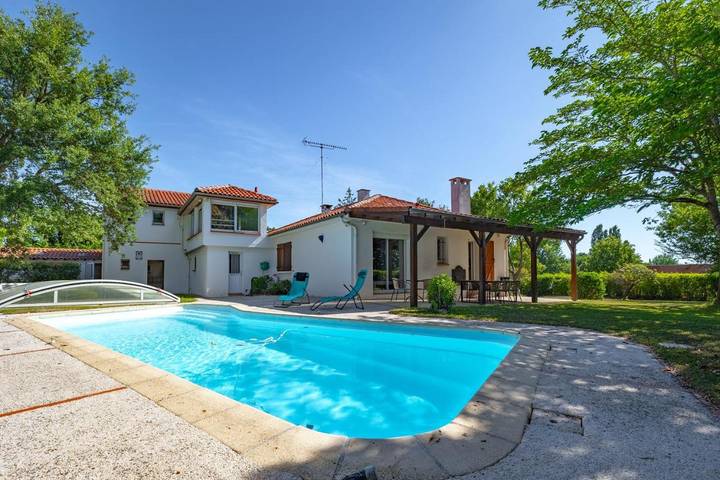 Location de vacances pour 10 personnes, avec jardin et piscine à Pibrac - 4