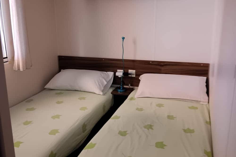 Mobilhome 3 bedrooms, vacation village Siblu 4 ⭐️ by the pond in Lattes, Côte d'Améthyste