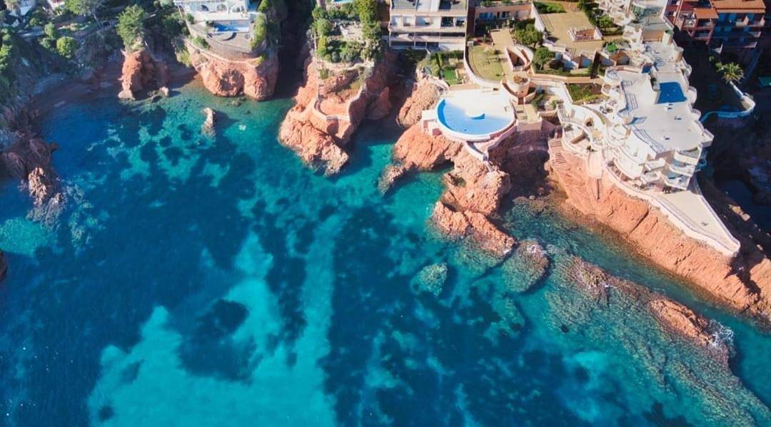 Appartement entier, Petit coin de paradis sur la mer in Le Trayas, Saint-Raphaël