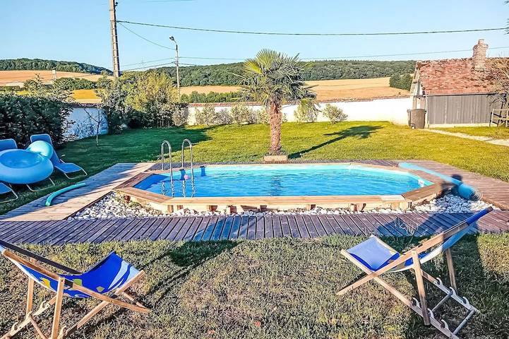 Location de vacances pour 6 personnes, avec piscine à Saint-Germain-des-Angles