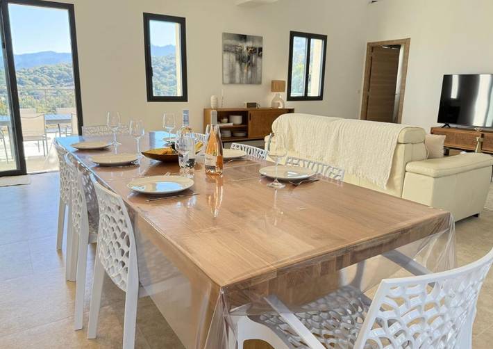 Location de vacances pour 8 personnes, avec terrasse ainsi que piscine et vue, animaux acceptés à Lavatoggio - 3