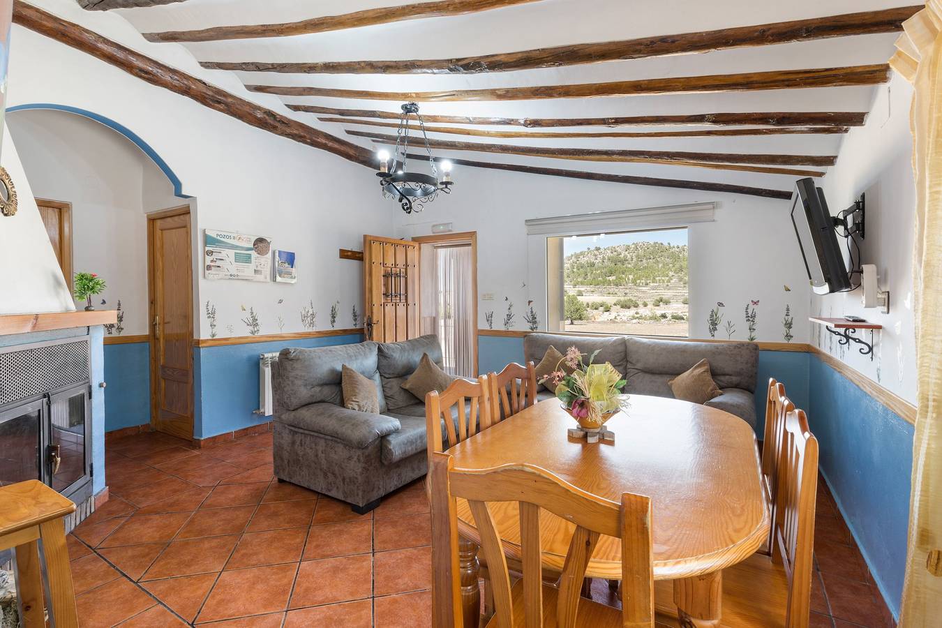 Appartement 'Los Pozos Il' avec vue sur les montagnes, piscine partagée et Wi-Fi in Calar de la Santa, Moratalla