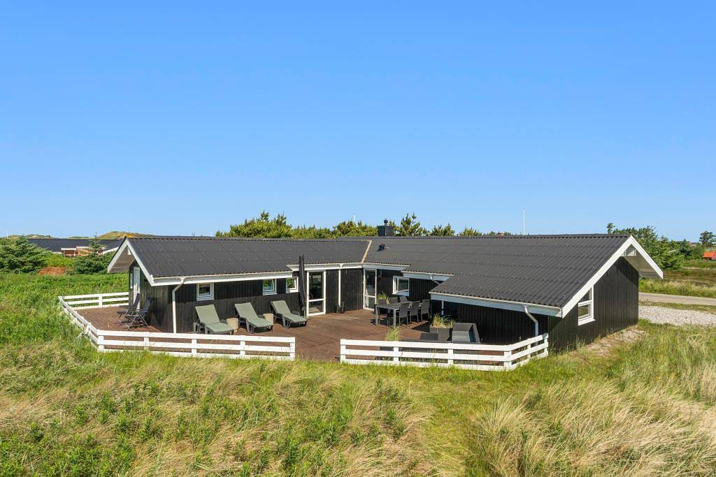 Moderne sommerhus til 10 personer med pool, sauna og spabad in Ringkøbing, Holmsland Klit