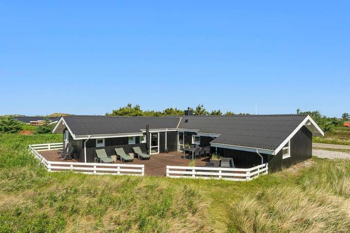 Villa for 10 personer, med Pool og Sauna i Klegod