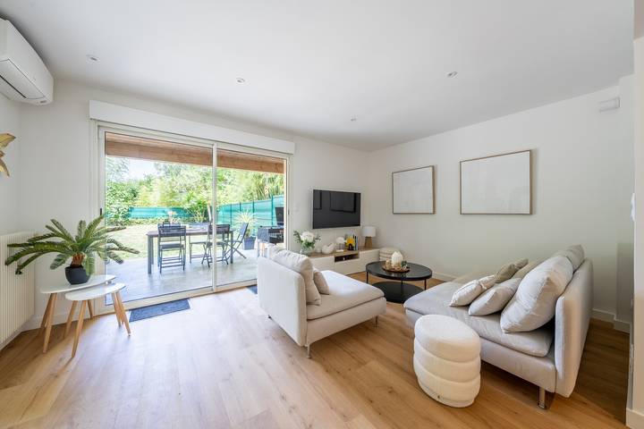 Location de vacances pour 6 personnes, avec jardin et terrasse à Sainte-Terre - 2