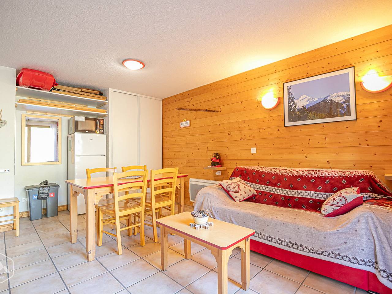 Entire apartment, Duplex apartment for 6, terrace, connectivity, parking in Aussois, Saint-Jean-de-Maurienne region