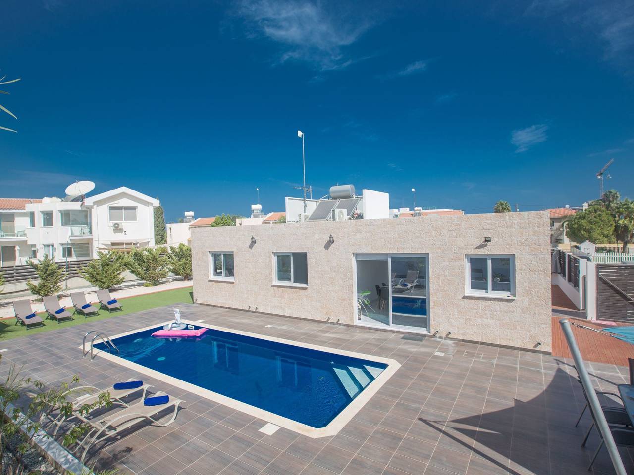 3 Schlafzimmer Villa mit Pool in Protaras Zentrum in Protaras, Südzypern