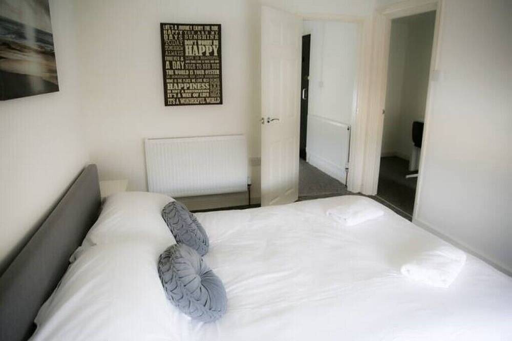 Entire apartment, Contemporary 2 Floor Flat with Sea Views! in Lowestoft, Sunrise Coast