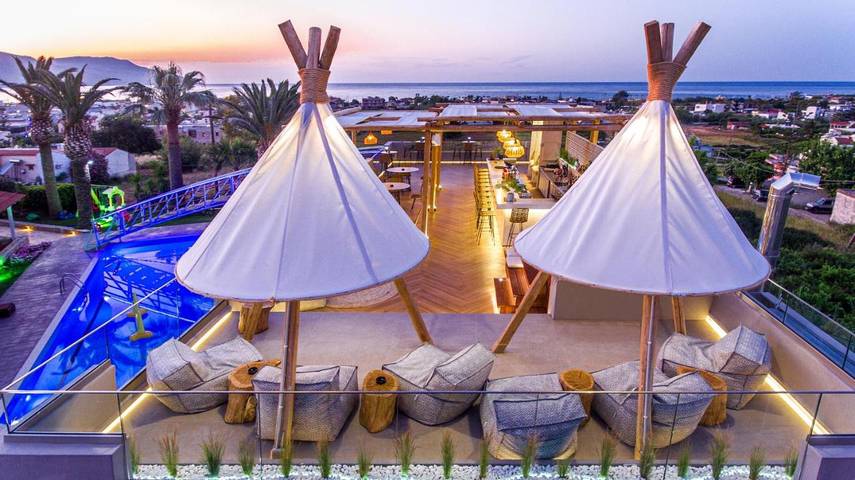 Hôtel pour 4 personnes, avec Balcon et Terrasse ainsi que Jardin et Bassin pour enfant