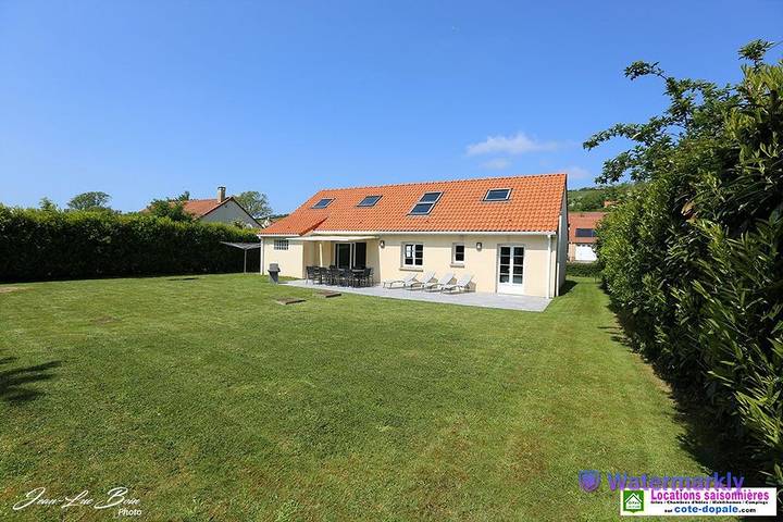 Gîte pour 10 personnes, avec terrasse et jardin