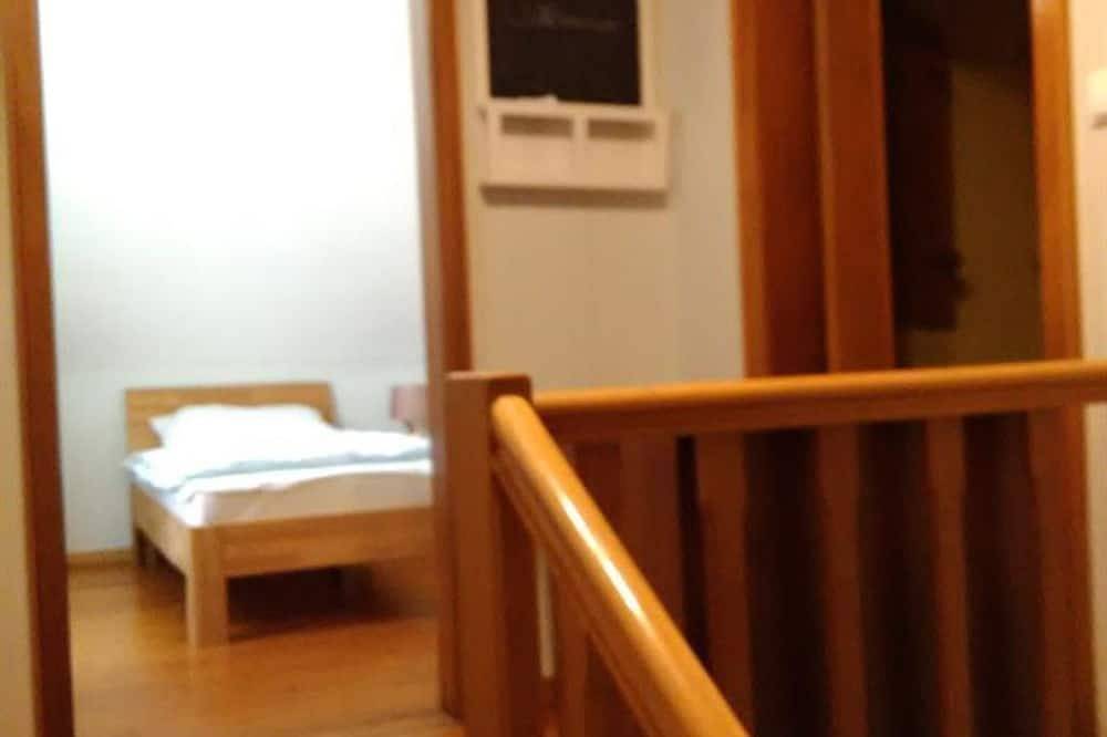 Ganze Wohnung, Ferienwohnung Winn - Appartement/Fewo, Dusche oder Bad, Wc, 1 Schlafrau in Bendorf, Osteifel