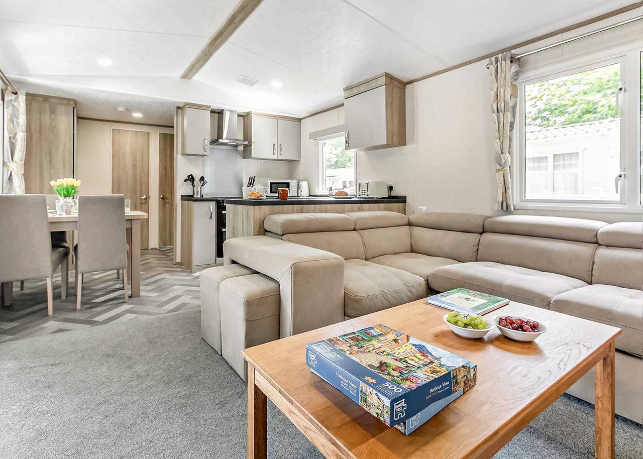 Gold Premium 3  Caravan, slps 8, parking & decking in Bowness-on-Windermere, Lake District
