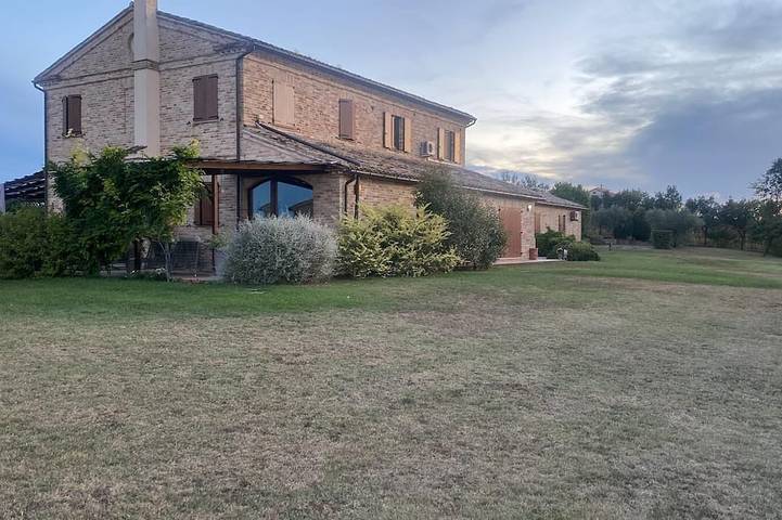 Relais Infinito: Rooms and Views of the Marche Hills in Recanati, Province de Macerata