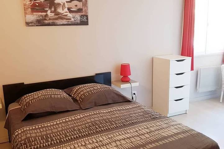 Location de vacances pour 5 personnes, avec terrasse ainsi que piscine et jardin à Grans - 2