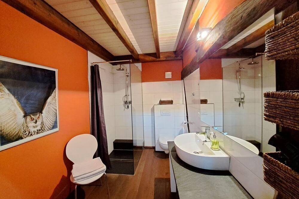 Ganze Wohnung, 2-Bett-Ferienwohnung Dorfblick - Landhaus am Aremberg in Antweiler, Ahrtal