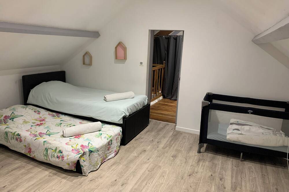Maison bourgeoise de charme à 1h de Paris – 14 voyageurs – jardin 3 370 m² in Jouy-sur-Morin, Seine-et-Marne