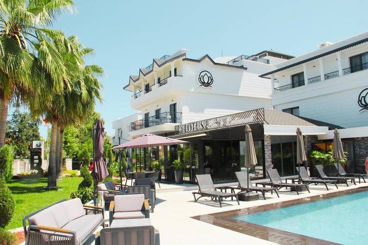 Hotel for 2 people, with garden and children pool as well as pool - 1
