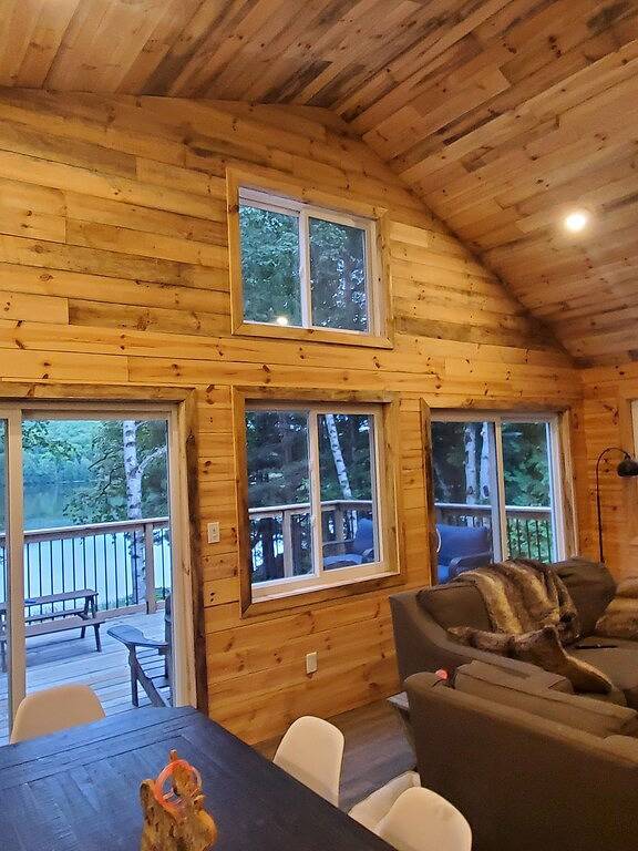 Diamond lake waterfront cottage just west of Bancroft in Hastings Highlands, Algonquin Provincial Park